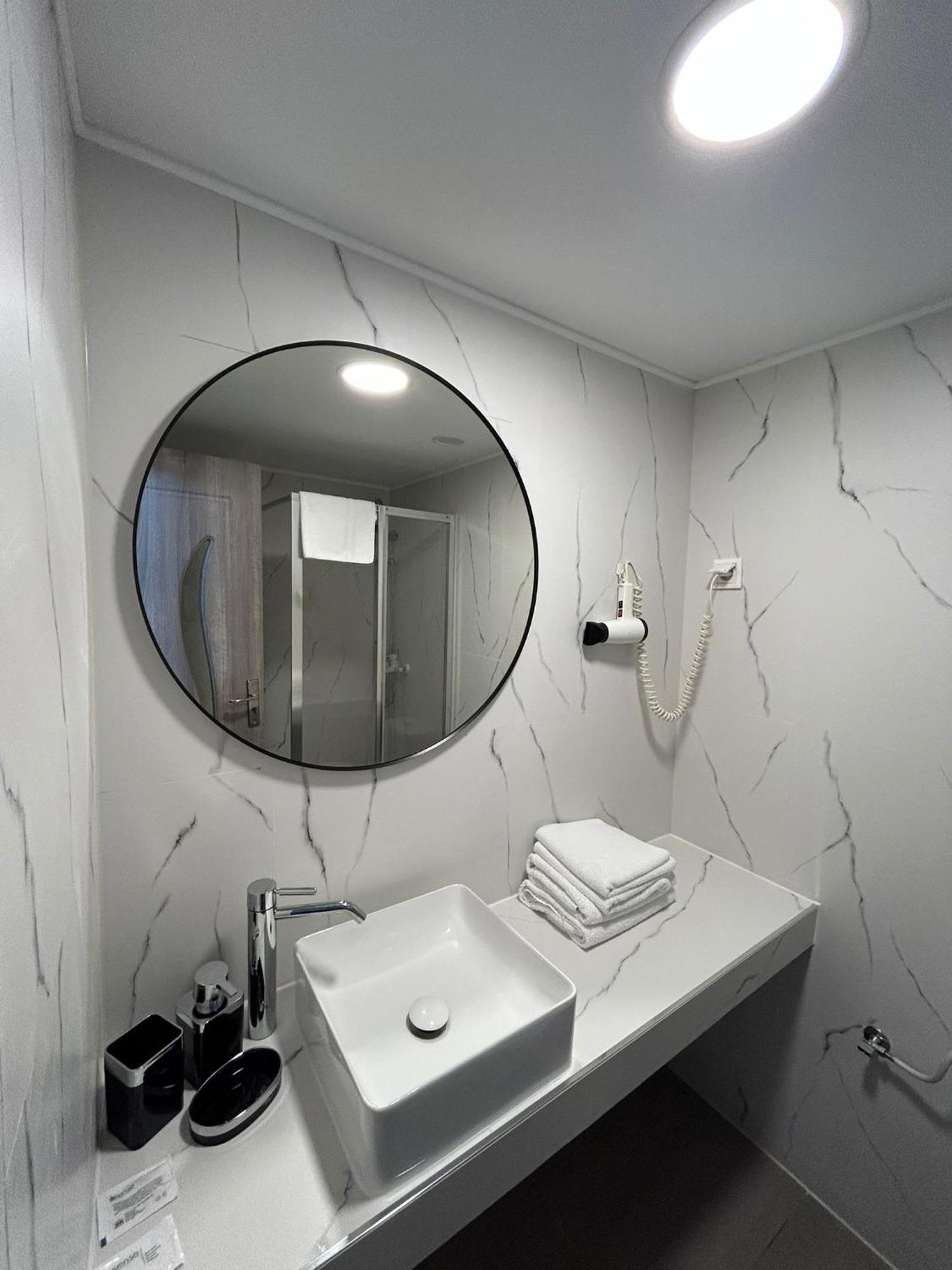 Hotel Bucovina Suceava Buitenkant foto